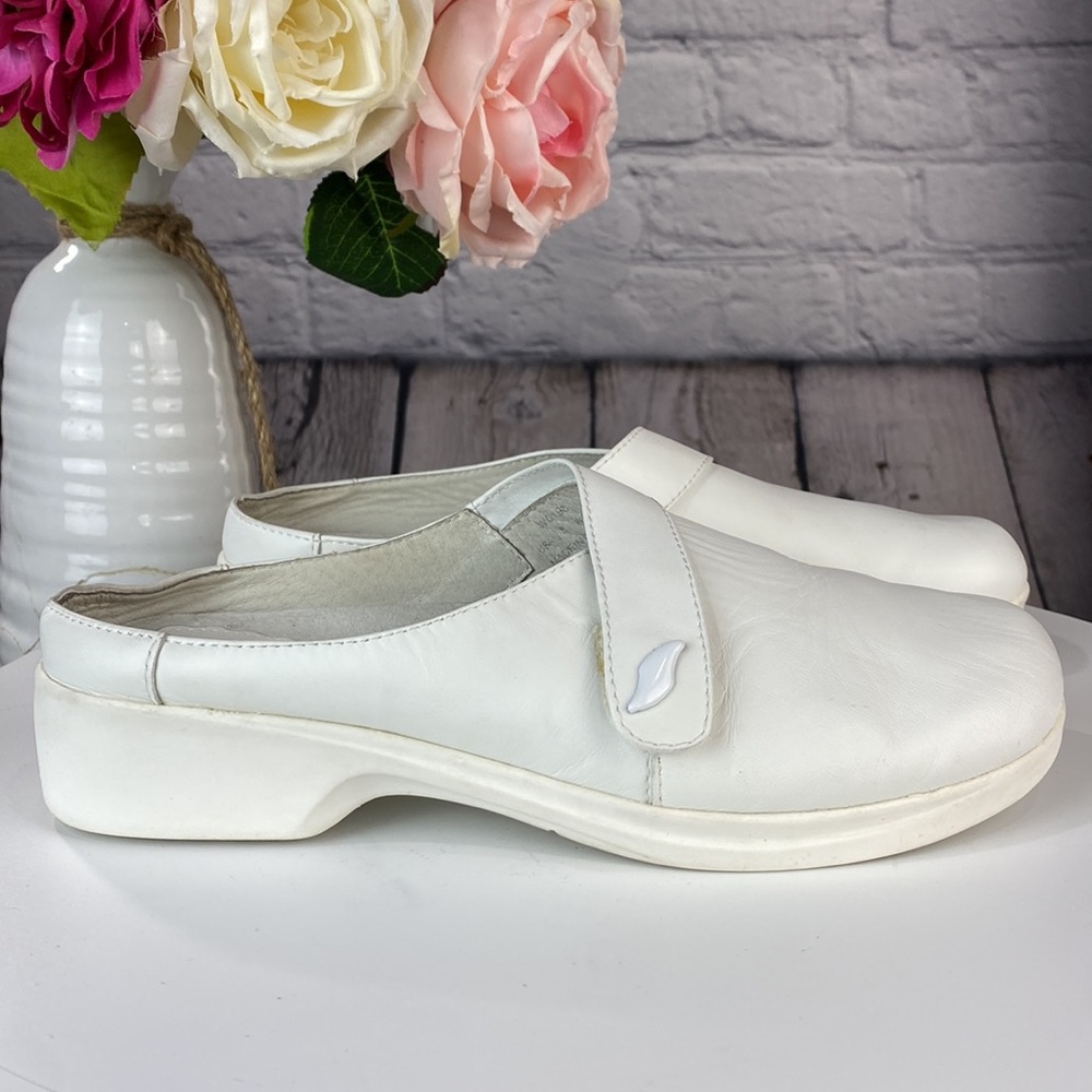 PROPET White Leather Slip On Mules - Picture 6 of 17